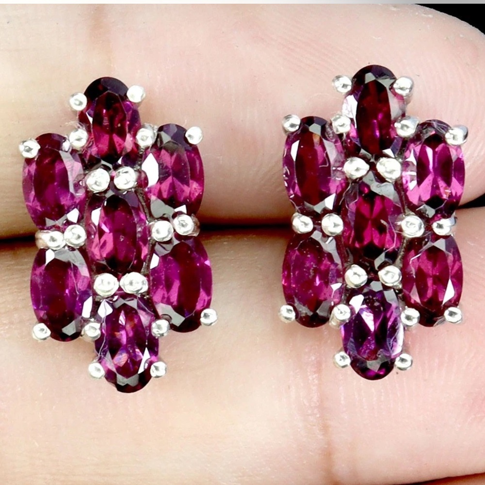 Genuine magenta rhodolite garnet Gemstone stud earrings NEW